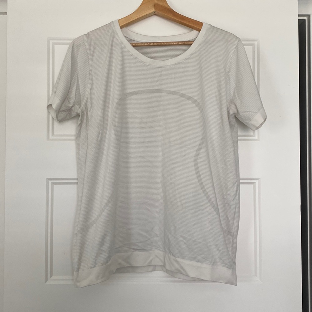 Lululemon swiftly short sleeve size 12